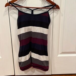 Lululemon tank top size 6 great condition